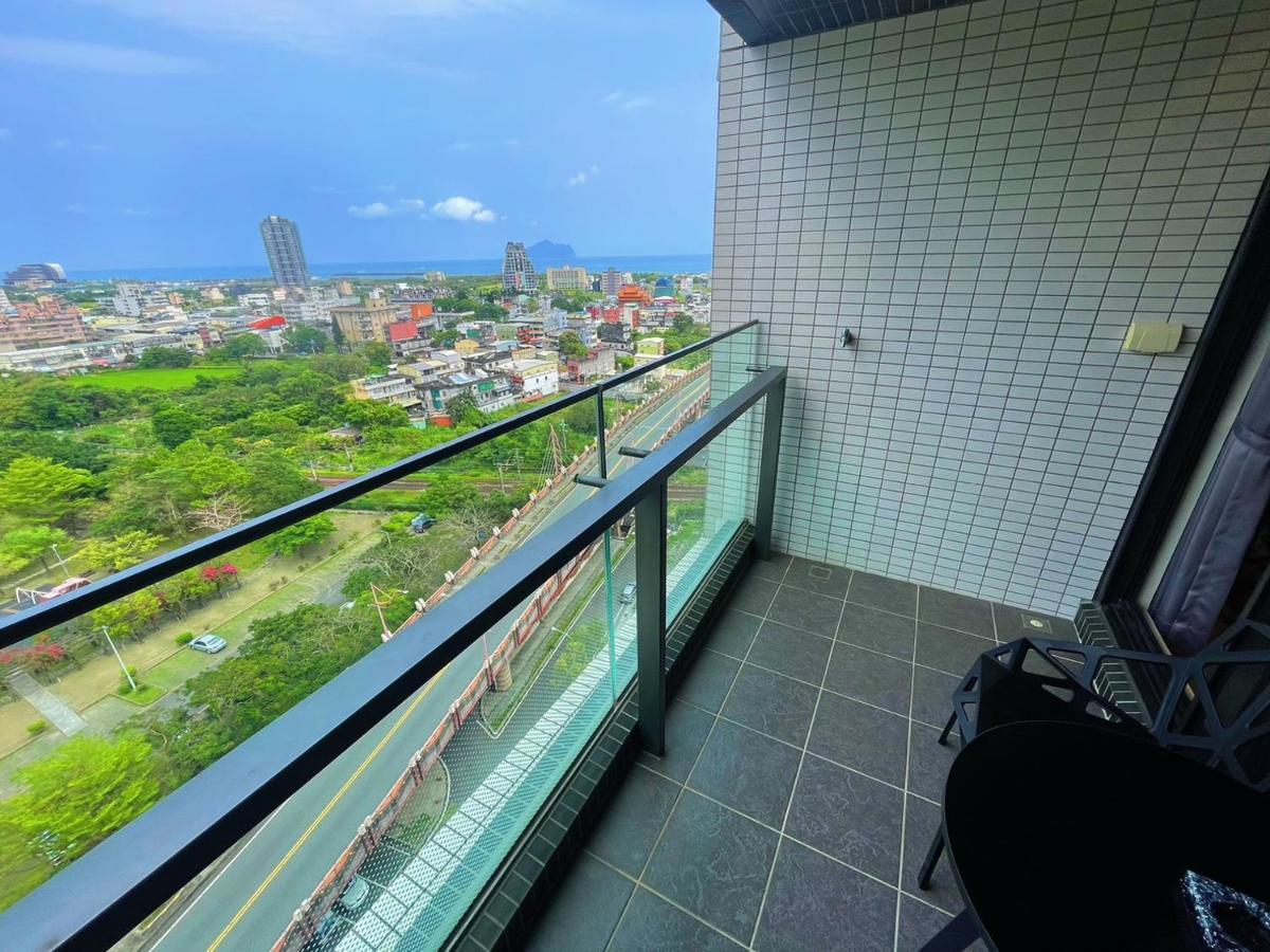 Toucheng Happyhouse頭城黑皮家 附早餐 Apartment Bagian luar foto